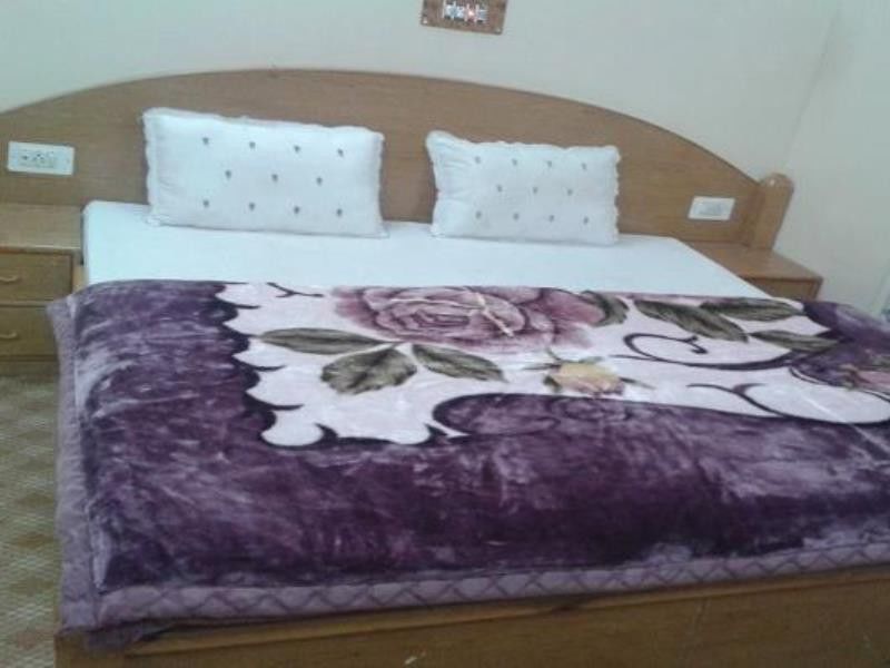 Oyo 5472 Bombay Palace Pahalgam Luaran gambar