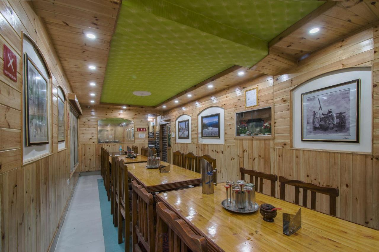 Oyo 5472 Bombay Palace Pahalgam Luaran gambar